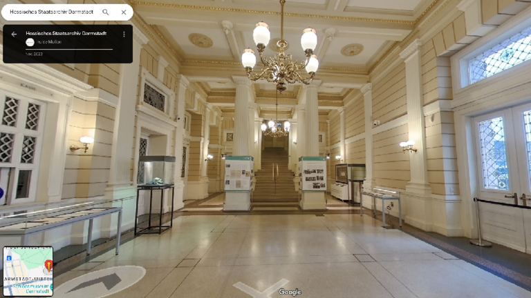 Screenshot von Google Streetview: Vestibül des Hauses der Geschichte mit Blick auf einen Treppenaufgang