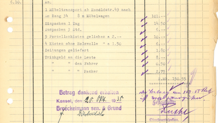 Blatt mit Text, Zahlen und Abstempelungen
