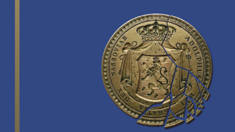 Motiv der Ausstellung "Nassau 1866. Das Ende des Herzogtums": Ein zerbrochenes Staatssiegel auf blauem Grund