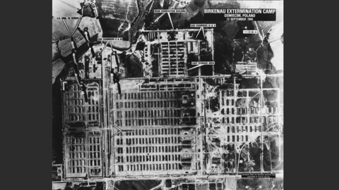 Luftbild des Vernichtungslagers Auschwitz II - Birkenau Luftbild des Vernichtungslagers Auschwitz II - Birkenau