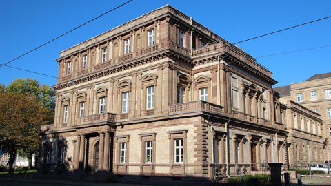 Das Ständehaus in Kassel - Veranstaltungsort des 45. Hessischen Archivtags Modernes Foto: Großes prachtvolles Gebäude im Stil der Neorenaissance