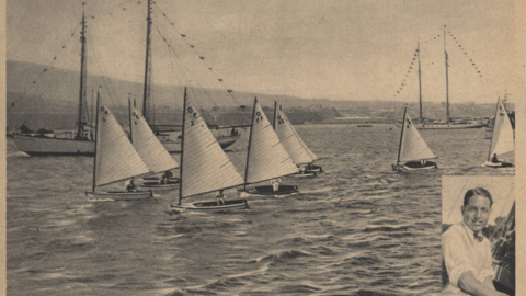 Zeichnung nach historischen Foto: Segelboote (Jollen) auf Wettfahrt, dahinter größere ankernde Segelschiffe; unten rechts Porträtfoto eines Mannes