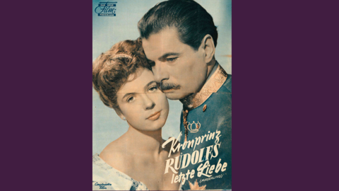 Filmplakat: Porträt von Frau und uniformiertem Mann in zärtlicher Nähe