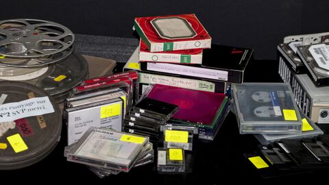 verschiedene Tonbänder und Audiokassetten