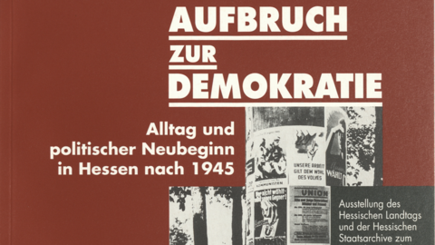 Aufbruch zur Demokratie Kollage: Titel des Katalogs und Foto einer Litfaßsäule