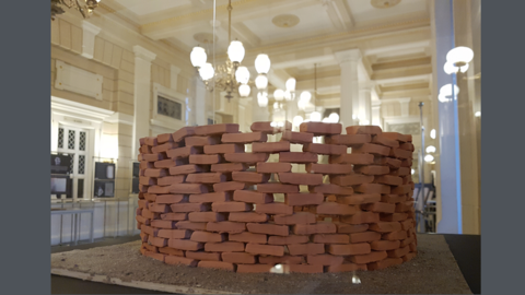 Foto eines Mauerkreises aus Backsteinen